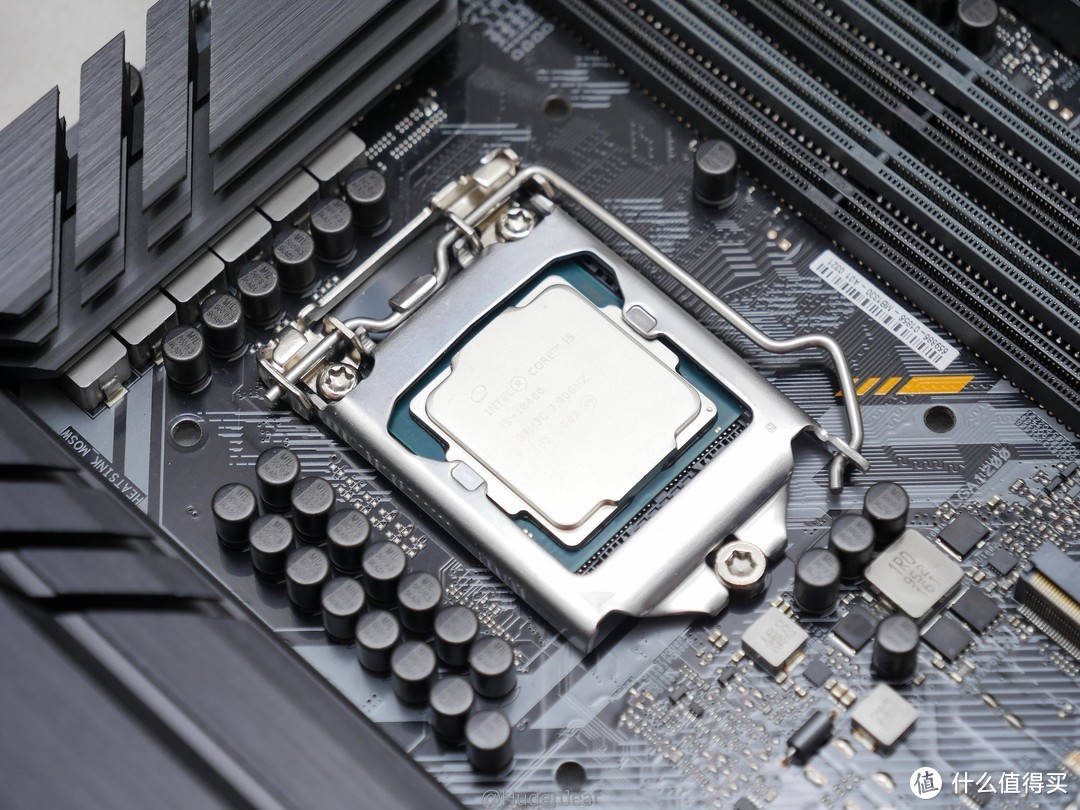 1000块的主流级cpu买谁好?i5 10400f r5 3600&nbsp;对比测试