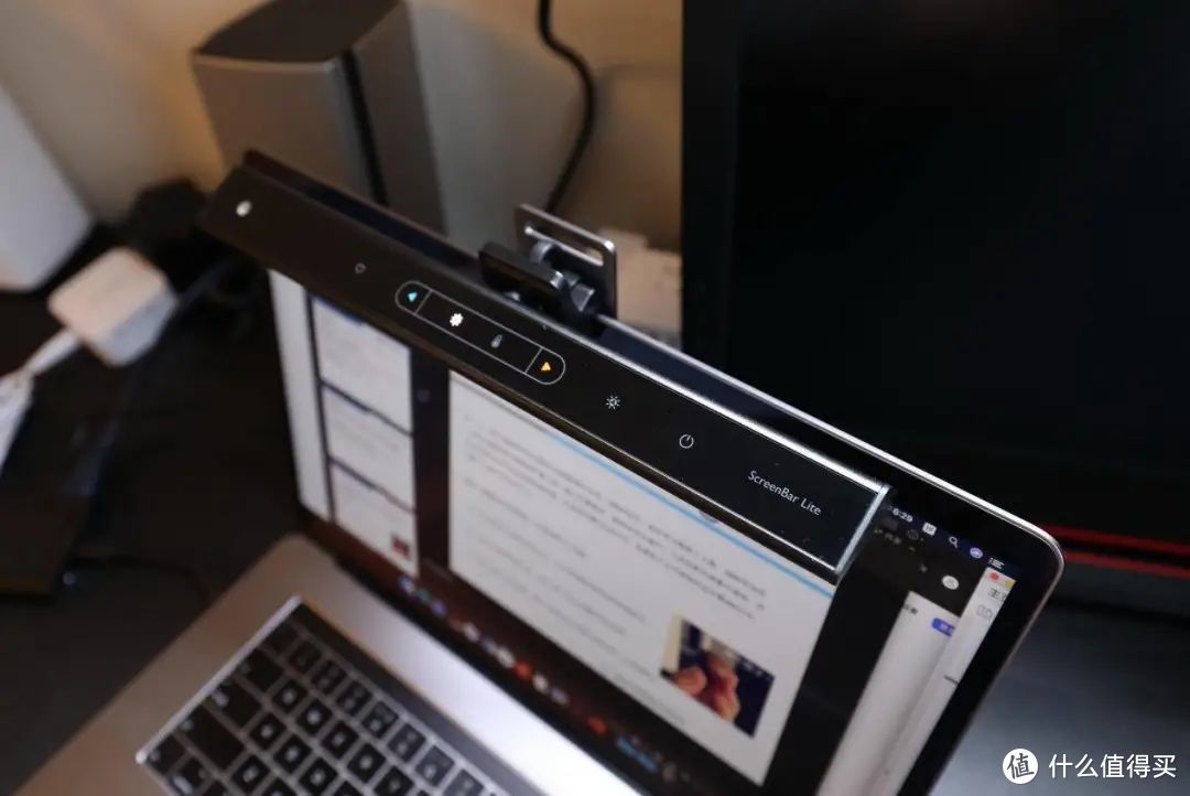 MacBook Pro扩展显示器及生产力配件布局