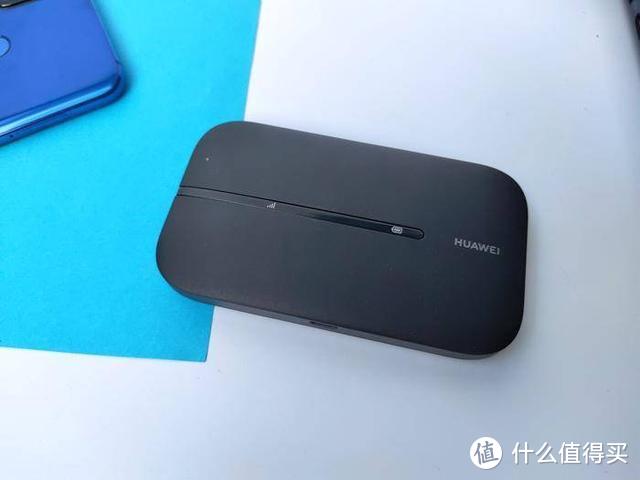 华为随行WiFi3 小巧便携 可以移动的无线路由器