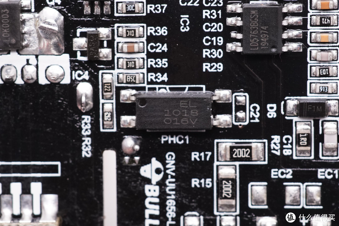 拆解报告：BULL公牛2A1C 65W快充六位延长线插座GNV-UU2656