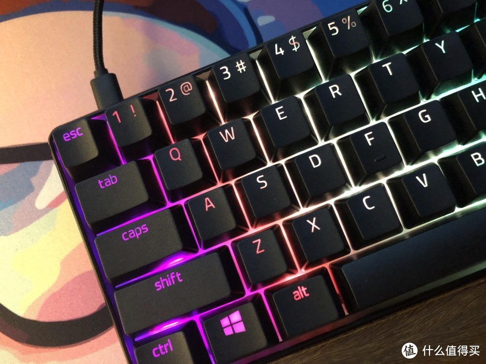 廉价的键盘客制化方案——GK61S套件+TTC金粉轴+雷蛇PBT键帽