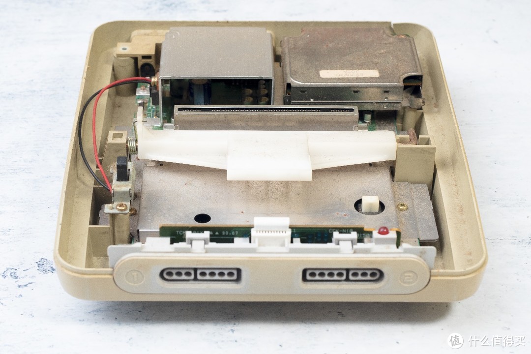 36元淘到30年前游戏机，任天堂SFC拆解和修复：是你的童年吗？