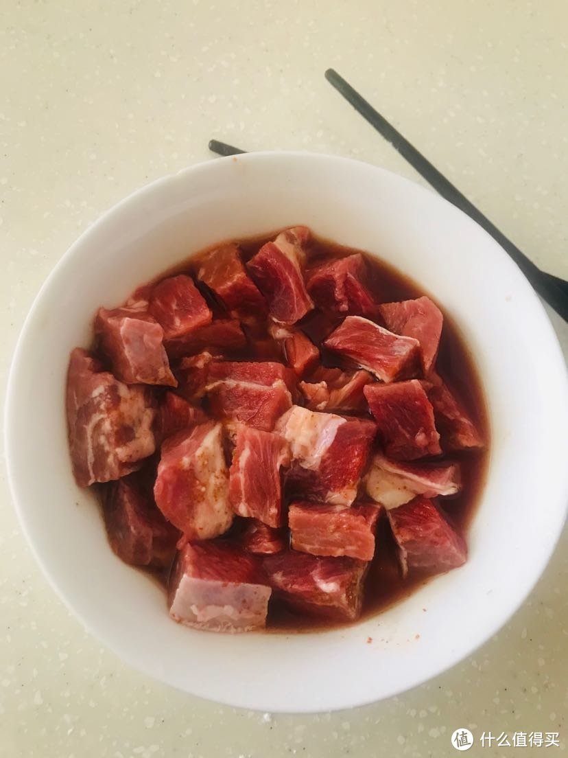 香嫩可口美味多汁的土豆牛肉粒焖饭