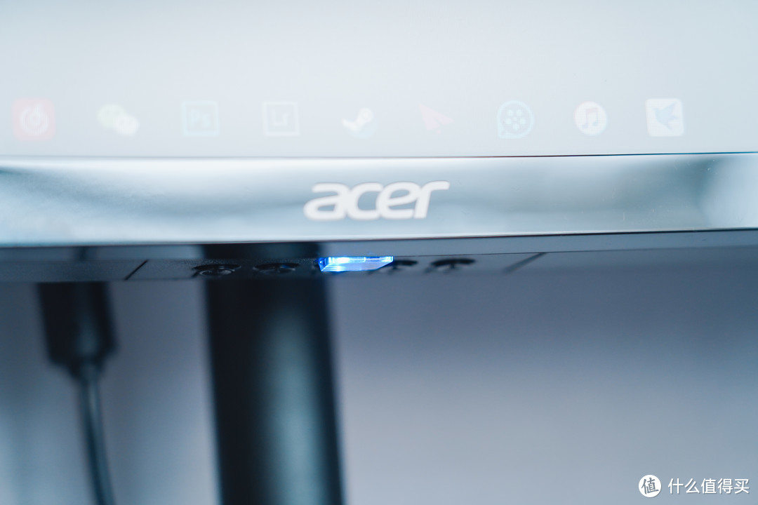 千元级240Hz高刷曲面：Acer 宏碁暗影骑士·猎狐XZ270X值不值得买？