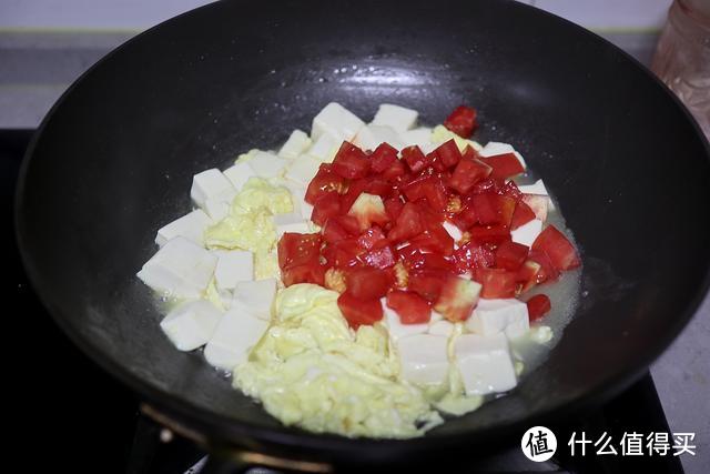 适合立秋后的2道番茄菜，5分钟出锅少油盐，酸爽开胃真养眼