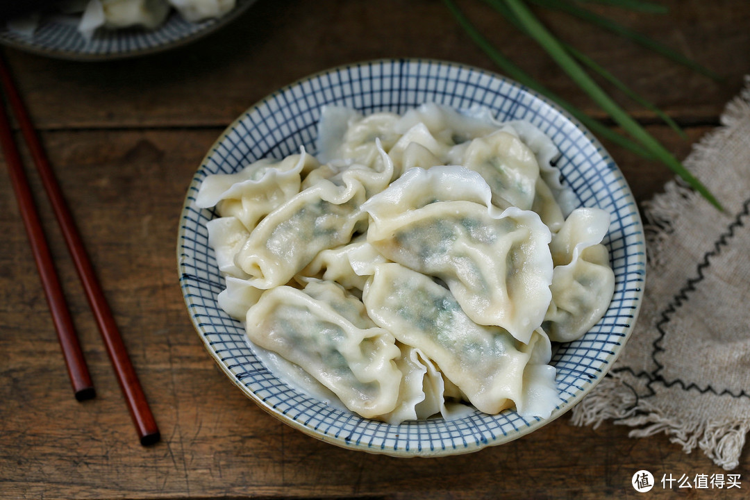 这海鲜大家都爱吃，拿来调馅包饺子鲜美的不可思议，饺子控要试试