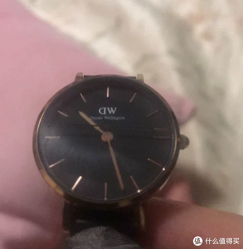 老婆的DW表玻璃裂了，这支表是2017年10月去台湾学习时买来送老婆的！！