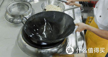 厨师长教你：“麻辣花生米”的家常做法，口口香脆，收藏了