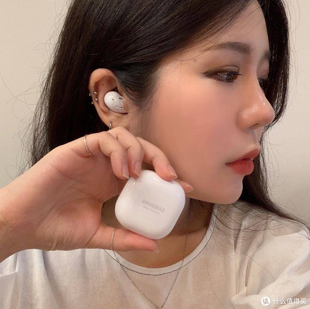 小巧的外观，强大的功能——Galaxy Buds Live主动降噪蓝牙耳机