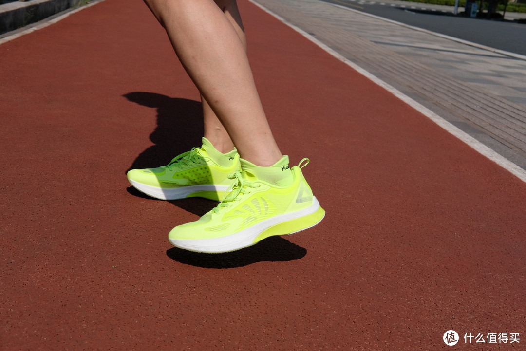 助你PB的碳板竞速跑鞋-匹克“态极”UP30新品上脚评测