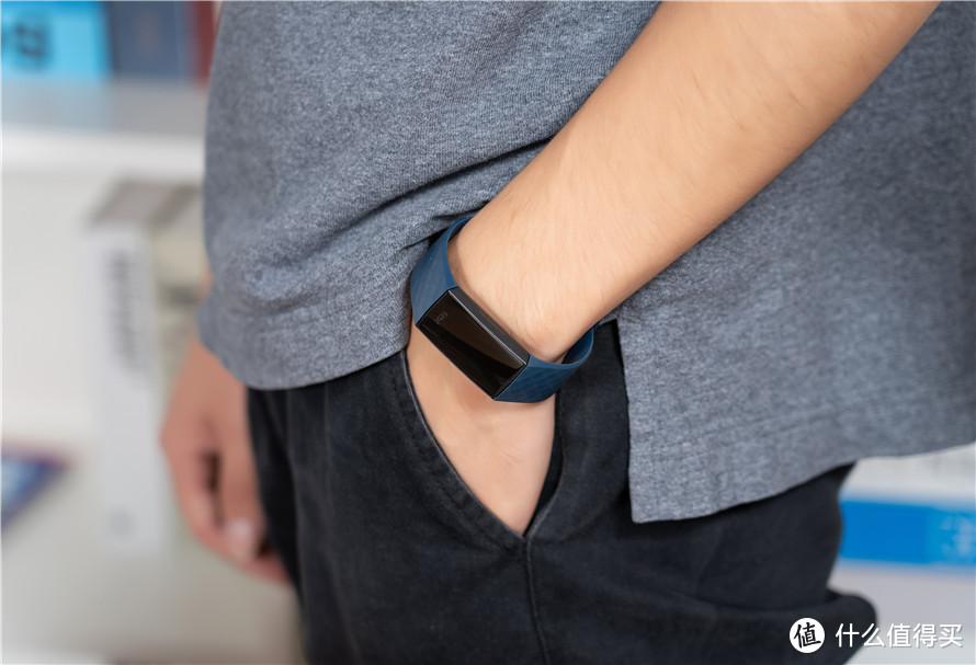 Fitbit Charge 4手环评测：做你的运动健康助理