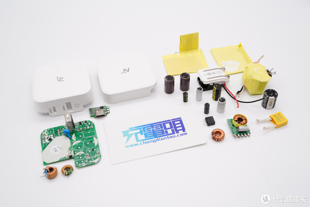 拆解报告：网易智造1A1C 65W氮化镓快充充电器
