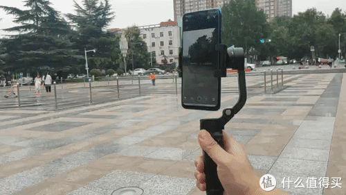 掌中的VLOG神器,飞宇Pocket2可折叠手机稳定器评测