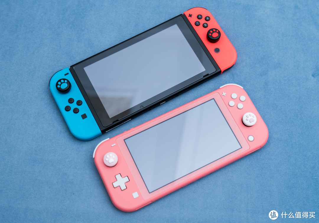 三年前她送我 Switch，今天我送她 Switch lite，这波不亏