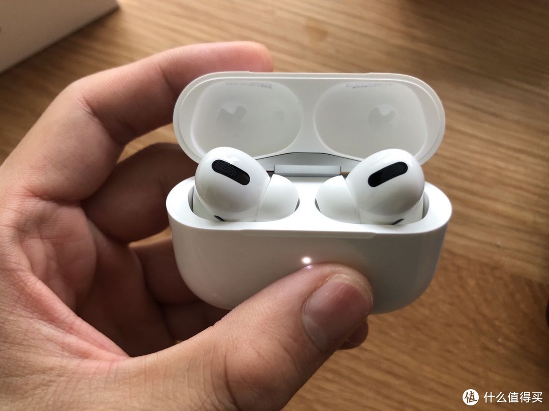 良物的态度：安全下车 AirPods Pro降噪耳机