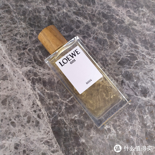 LOEWE 001丨事后清晨 充满荷尔蒙的情侣香测评