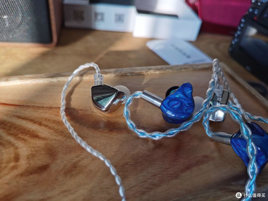 初烧及手机党可参考hzsound心镜耳机开箱评测