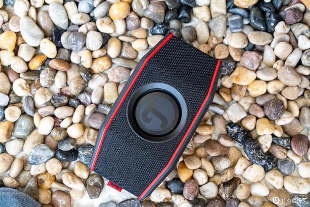 能砸核桃还防水,三频均衡低音佳——德斐尔小魔盒体验
