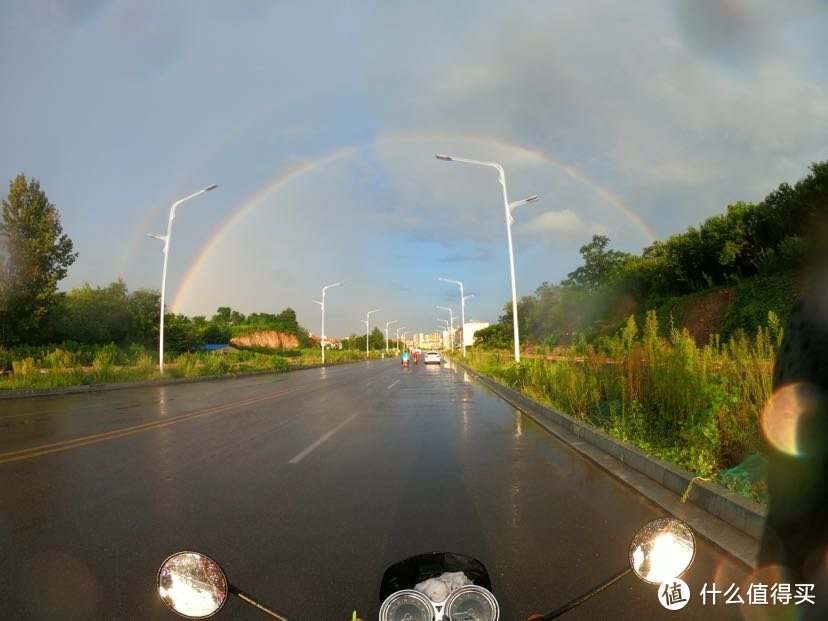 骑行雨后遇见彩虹