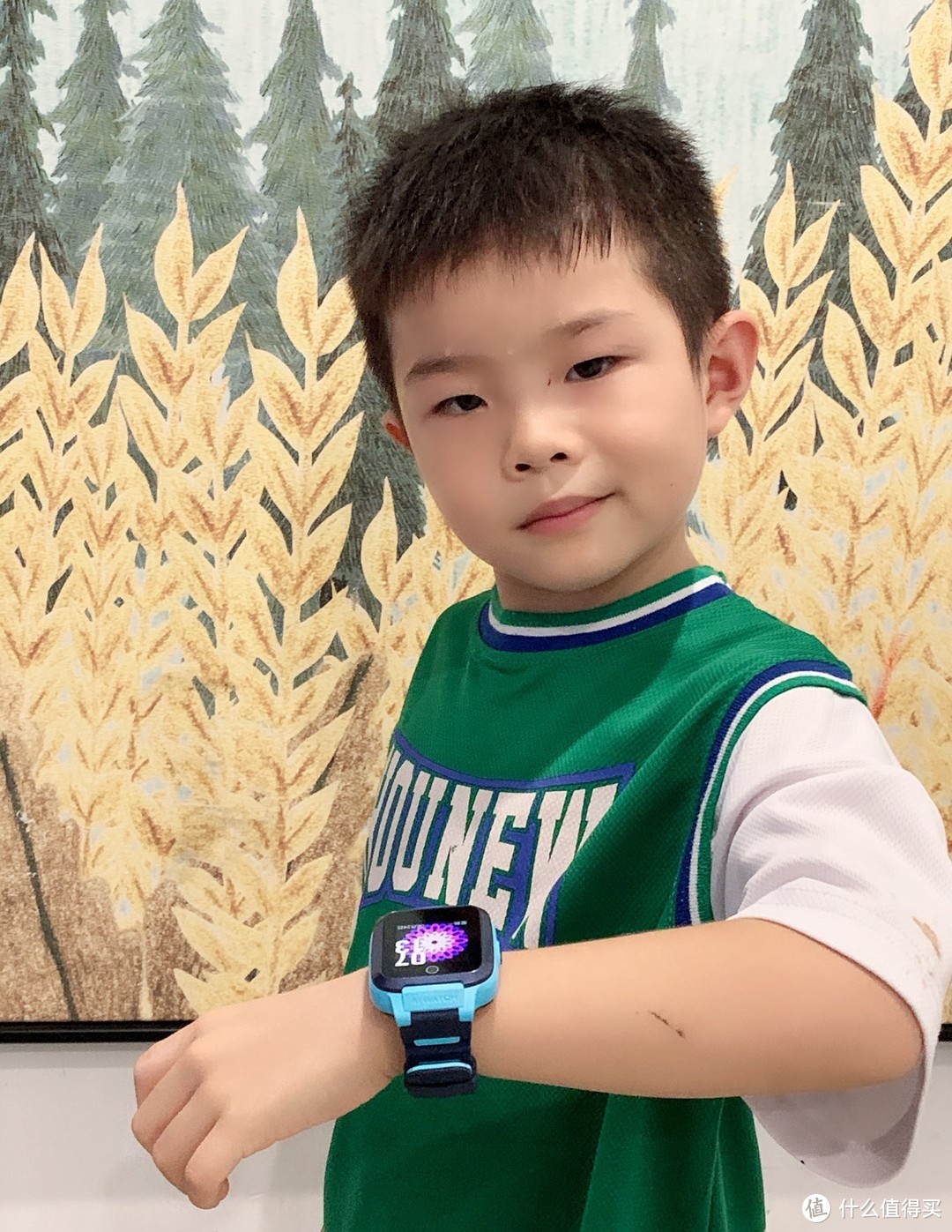 兴奋的小小少年 跑的满头是汗 爱他