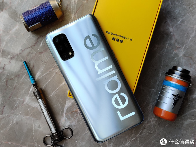 realme真我v5入门级别5g手机别抱有太高期望