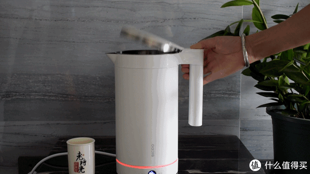 智能家居 篇五:华为荣耀亲选,"施铂"智能恒温电热水壶上手_电热水器