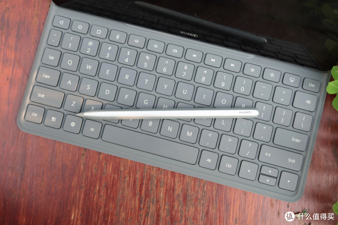 买平板到底要不要买配件？华为MatePad10.8磁吸键盘/触控笔体验