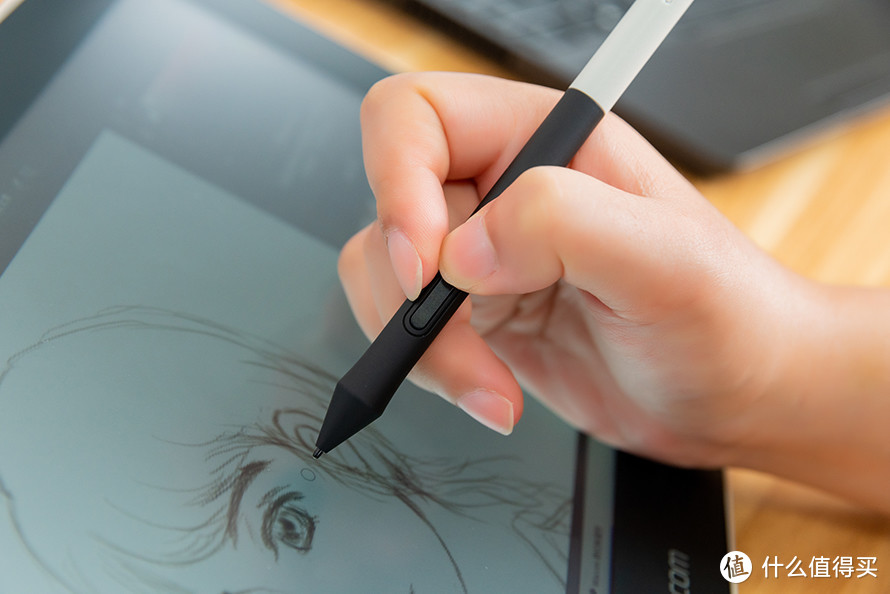 Wacom One数位屏评测：真香好用的绘图设计工具