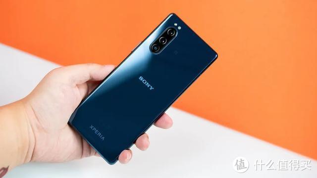 嫌单反太烧钱？索尼Xperia5要来抢活儿了 