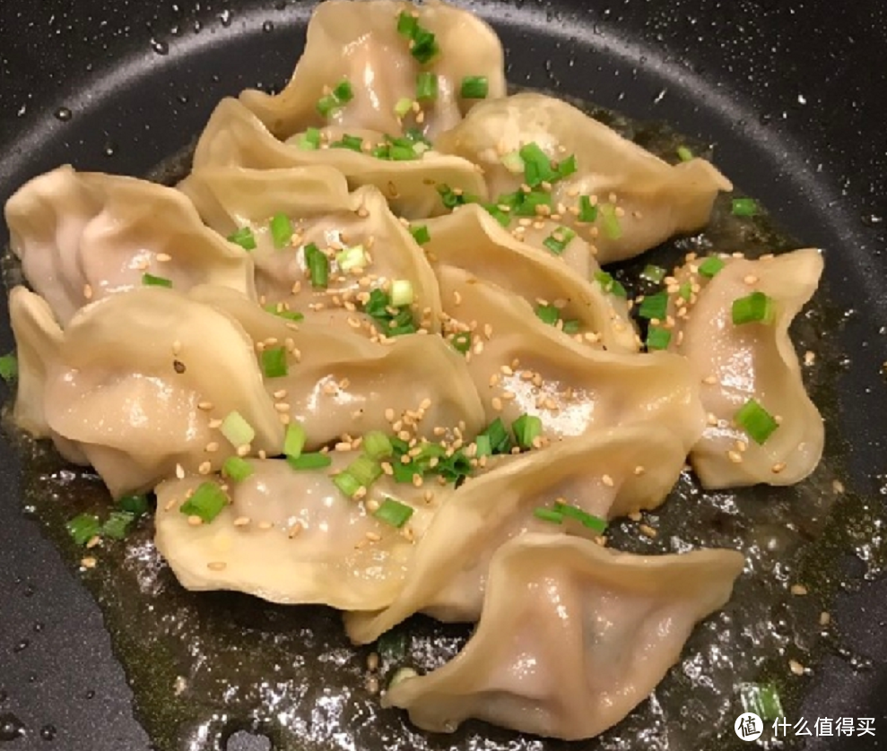 葱香煎饺，激发速冻水饺终极潜力