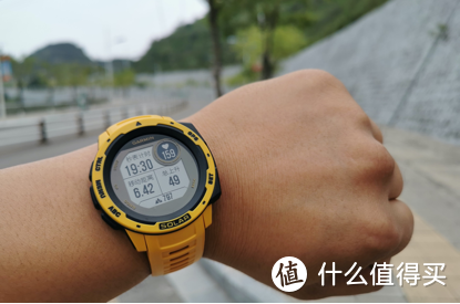 为什么有iWatch，我还更想要GARMIN？佳明本能太阳能腕表体验分享