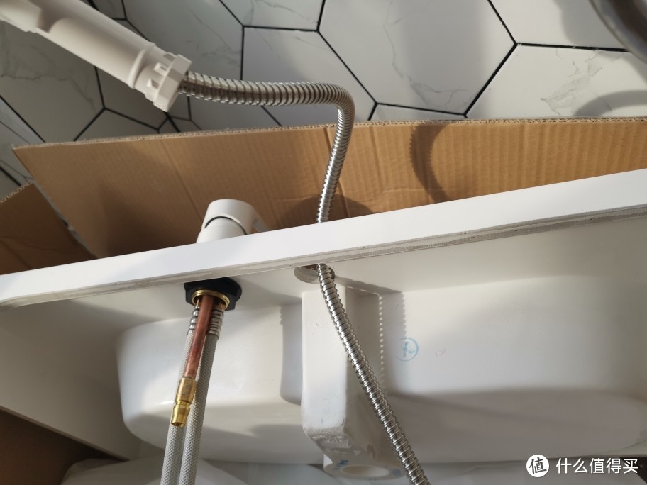 超窄浴室柜+kvk水龙头安装过程全记录