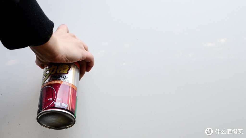 柏油清洗剂一喷以后,所有的你看不见的以及看得见的柏油都开始软化