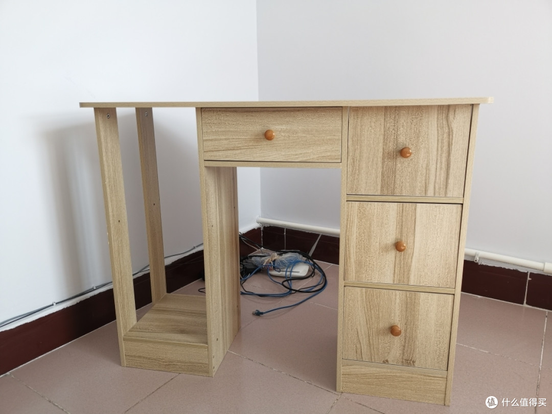 自己动手组装电脑桌简单完成