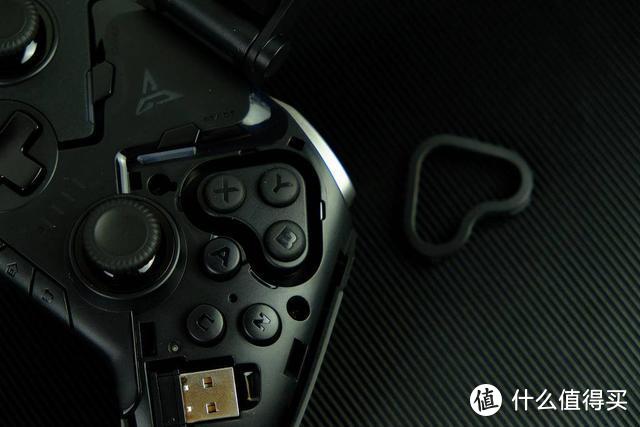 飞智八爪鱼2首创游戏新体验，多平台兼容，支持可拖动轮盘