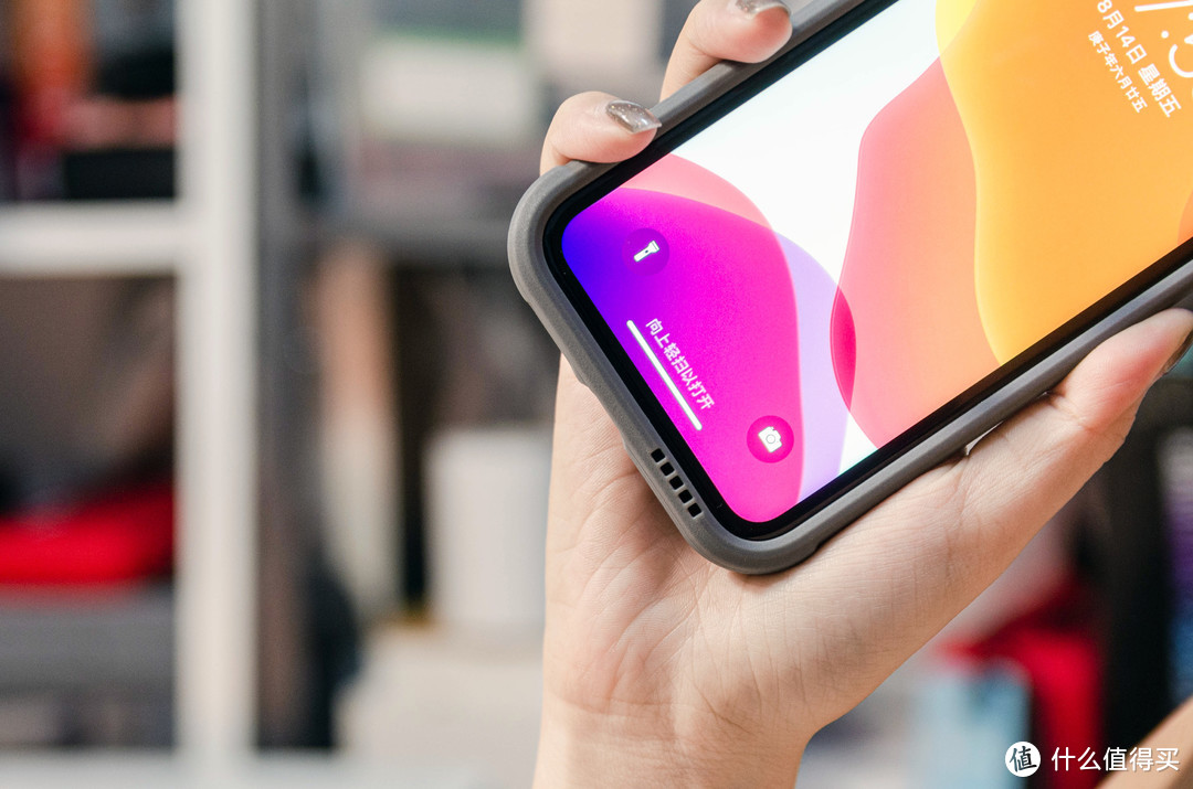 iPhone手机壳怎么选：年中/开学换机，这几款防摔手机壳值不值得买？