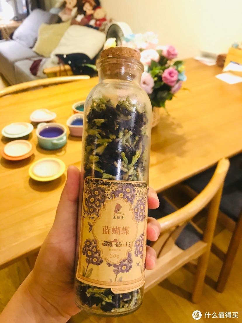 颜值爆表的彩虹色桂花玫瑰酒酿冰粉