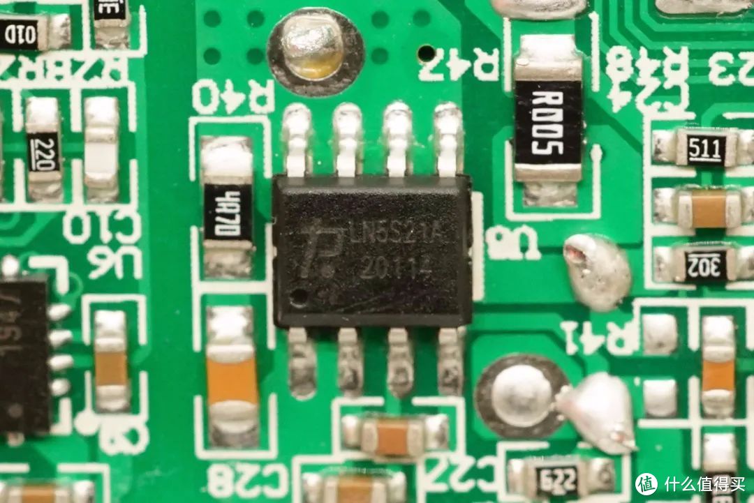 拆解报告：ABB四位USB输出18W PD快充插座AF298