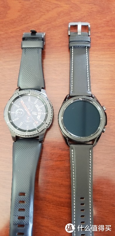 三星 Galaxy Watch3 开箱