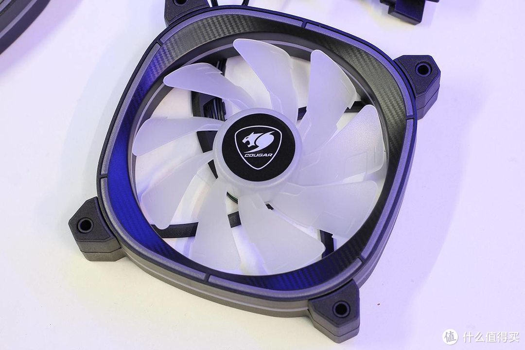 全身无处不在发光的风扇三联包骨伽xcbargb风扇