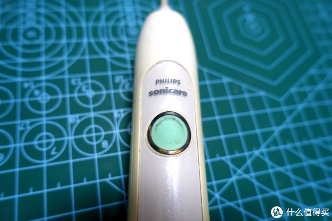 旧貌焕新颜：飞利浦电动牙刷更换外壳及修复振动故障简易教程