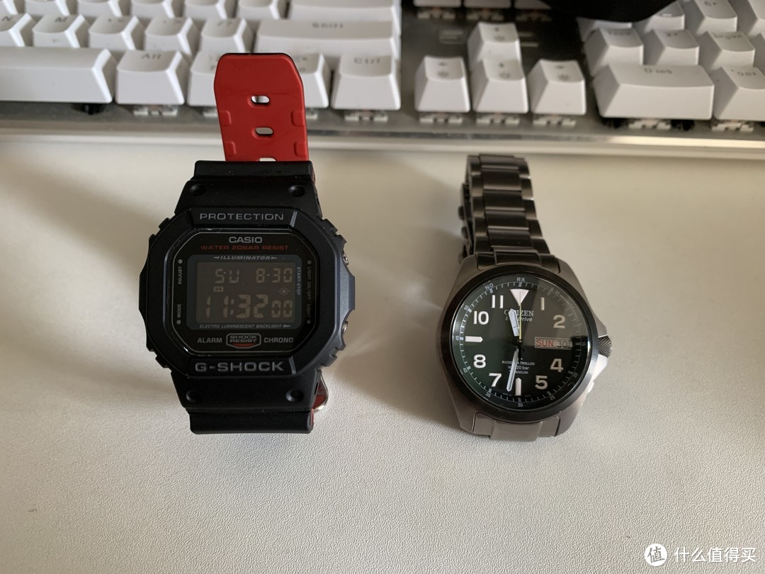 方寸之间，尽显坚韧不拔 - 卡西欧G-SHOCK DW-5600HR 值得买限定礼盒 开箱体验