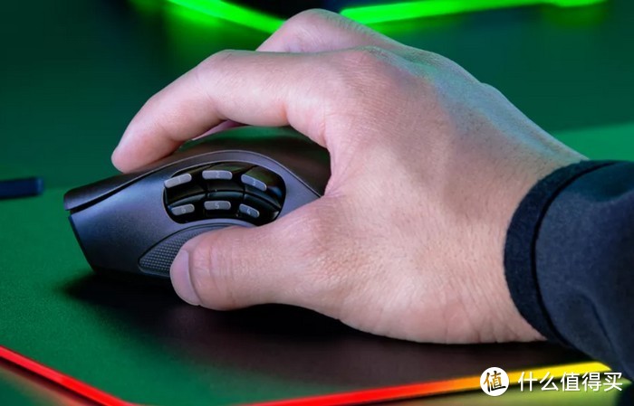 Razer雷蛇发布Naga Pro“那伽梵蛇”专业版无线鼠标，采用HyperSpeed无线技术、Focus+20K DPI光学传感器