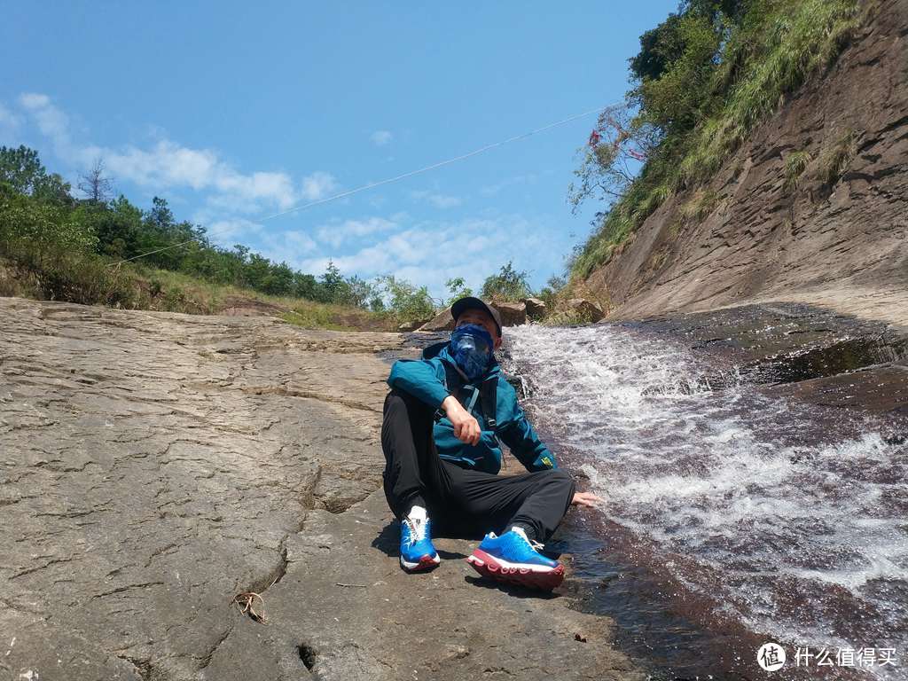 顺心而行--诺诗兰雨影冲锋衣体验