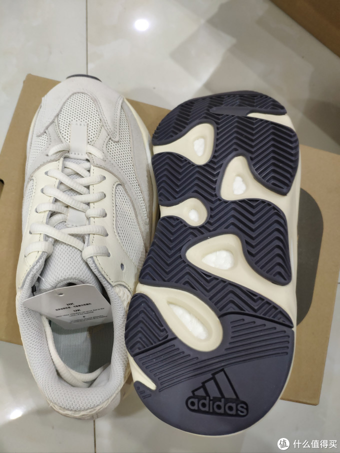 新鞋光速开箱篇十三一双普通的yeezy700analog