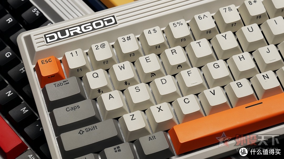 杜伽Fusion三模无线机械键盘评测：复古设计