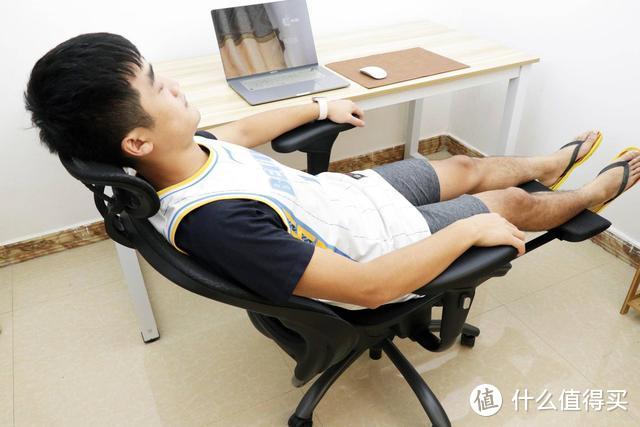 入手罗永浩力推人体工学椅，价格不便宜，有用还是玄学？