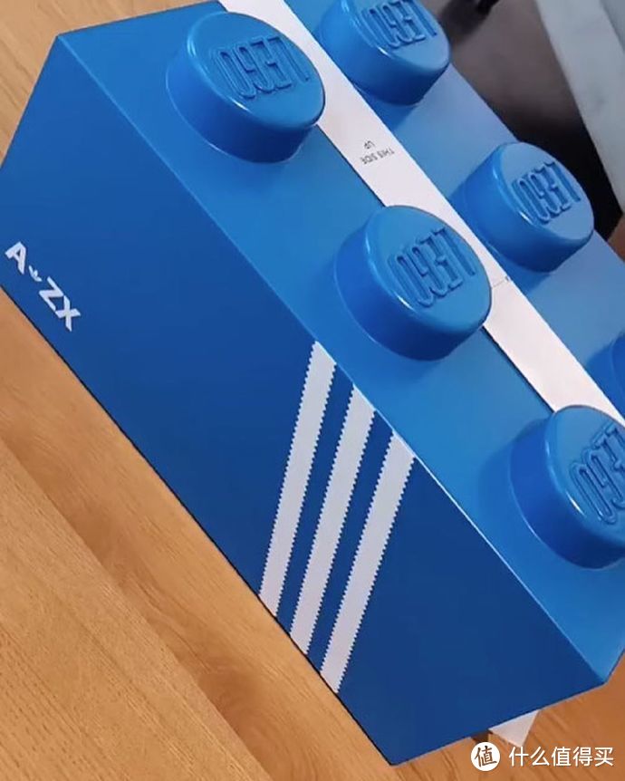 欢迎来到乐高世界：又是一场跨界合作 LEGO X adidas 联名公布