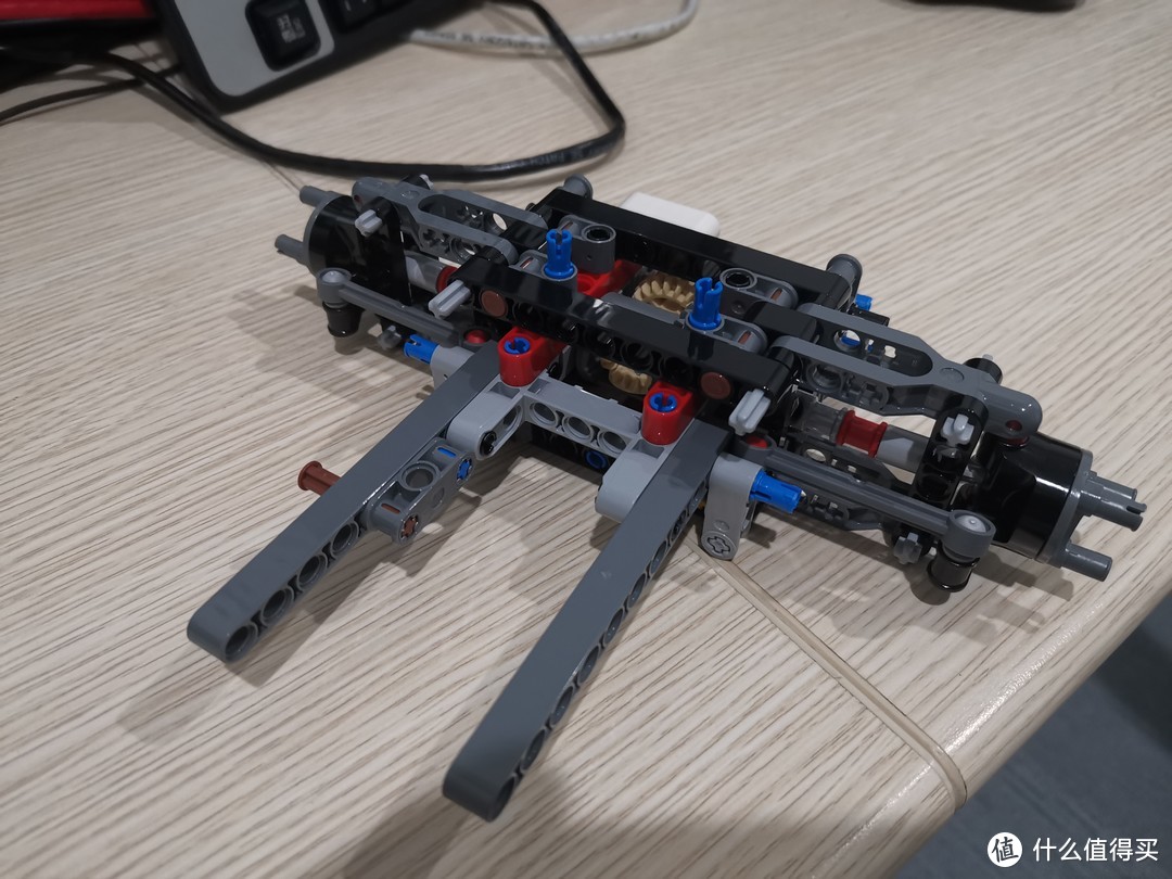 LEGO 机械组系列 42110 路虎卫士越野车 评测