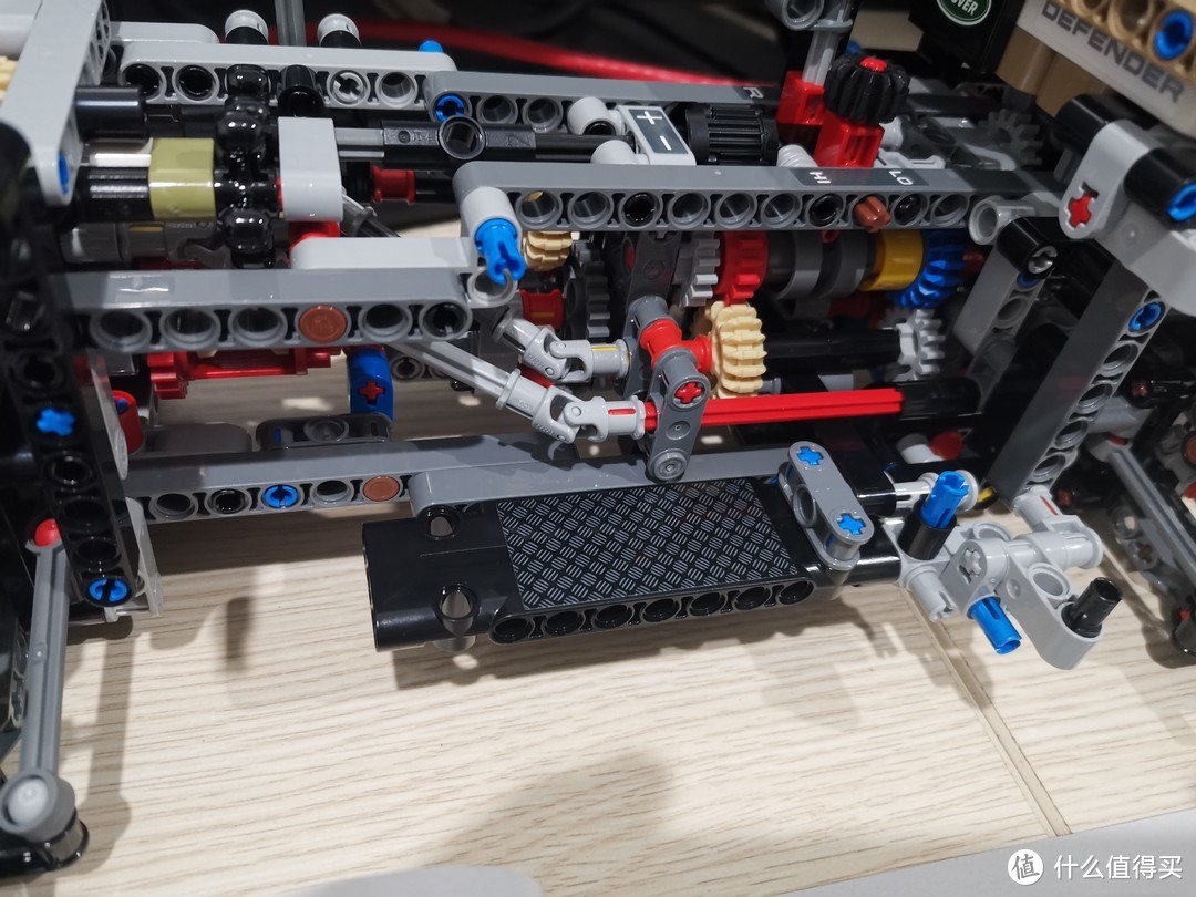 LEGO 机械组系列 42110 路虎卫士越野车 评测